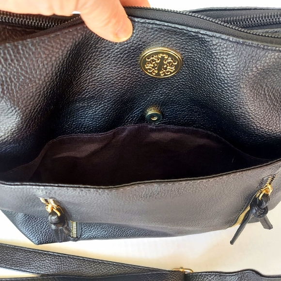 Genuine Leather Crossbody Bag, Black/Gold, Adjustable, Storage. Like NEW!! - Picture 4 of 11